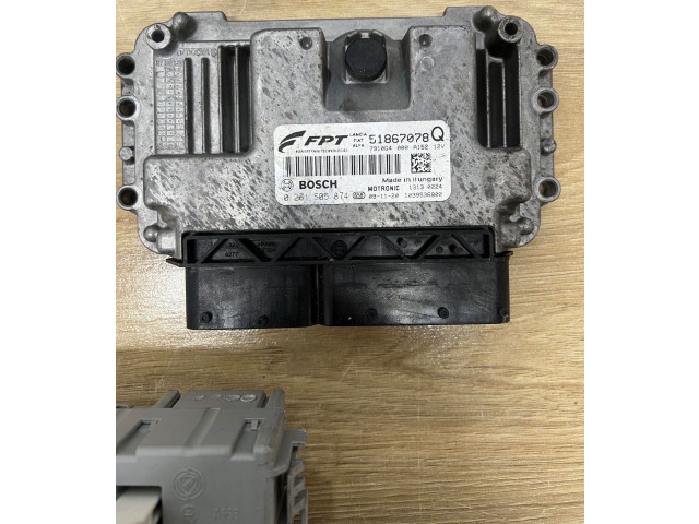 Блок управления двигателя 51867078   Lancia Delta III