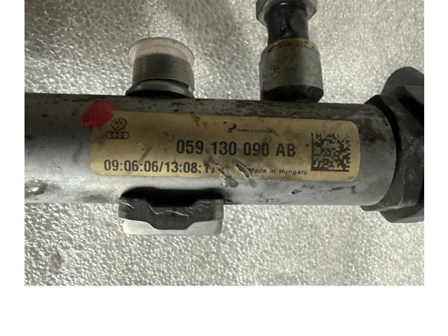 Vstřikovací lišta 059130090AB, 057130764C   Audi Q7 4L    BUG 