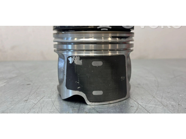 Поршень 05142544AA Jeep Liberty для дизельного двигателя 2.8