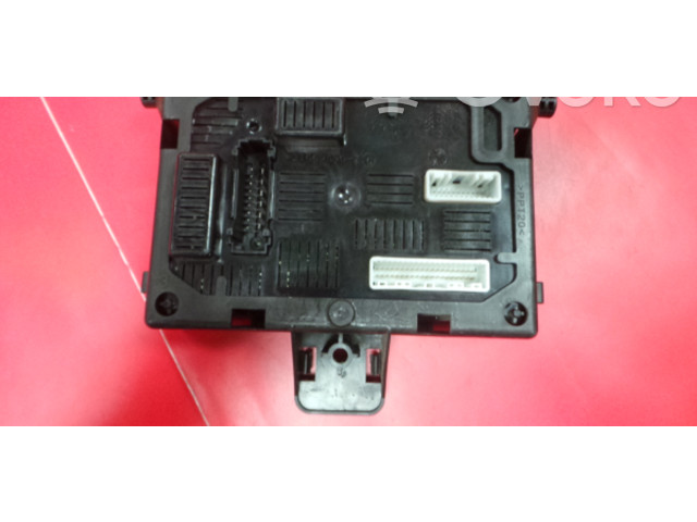 Блок комфорта 8200652285, 281181253A Renault Clio III