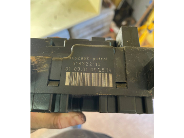 Блок предохранителей  9452993, 518322110   Volvo V70    