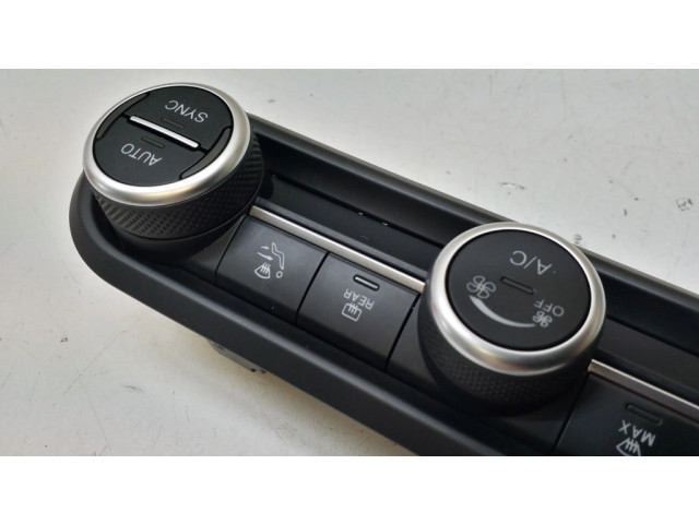 Блок управления климат-контролем 01561506100 Alfa Romeo Stelvio
