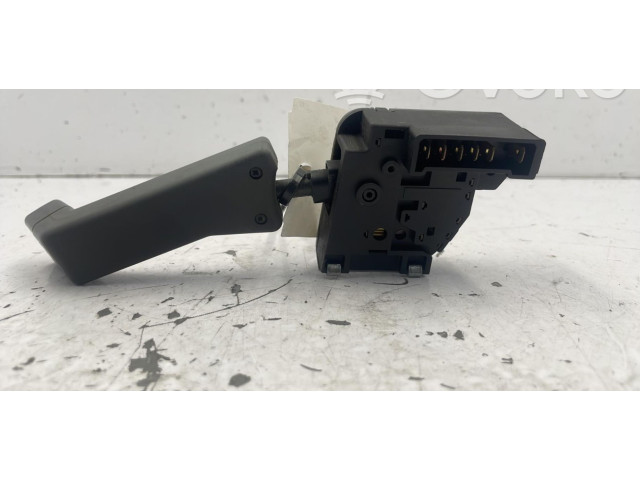 Ручка стеклоочистителей 7700765532 Renault 21