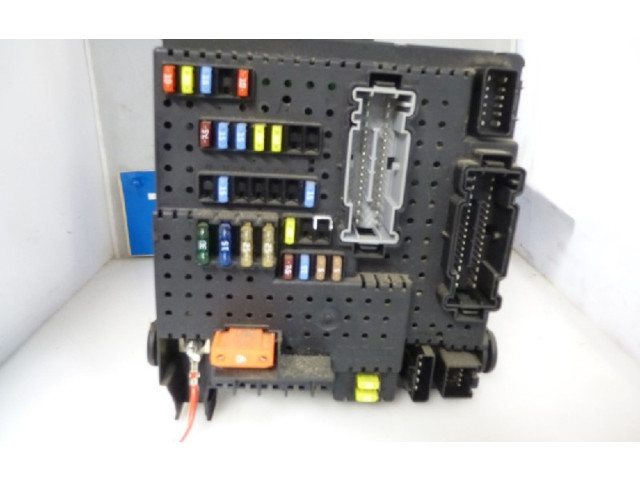 Блок предохранителей  8688264, 8688264   Volvo V70    