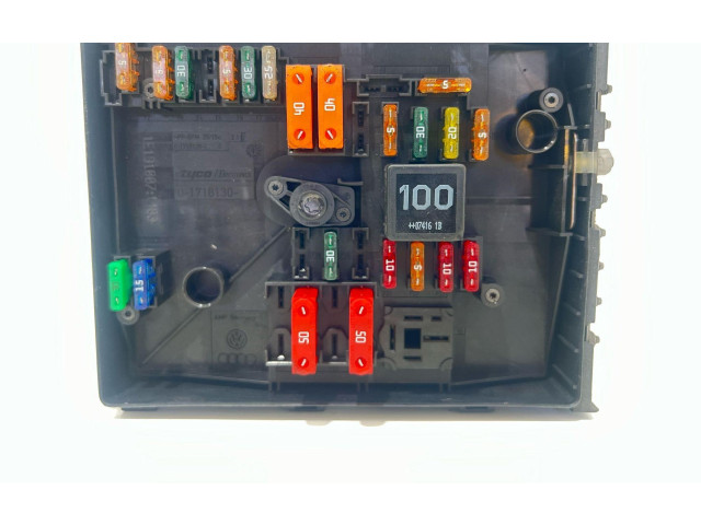   Pojistková skříňka    Volkswagen Tiguan 2007