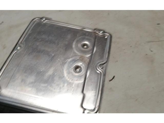 Řídící jednotka 03G906016HN, 0281012272 Volkswagen Caddy 2006