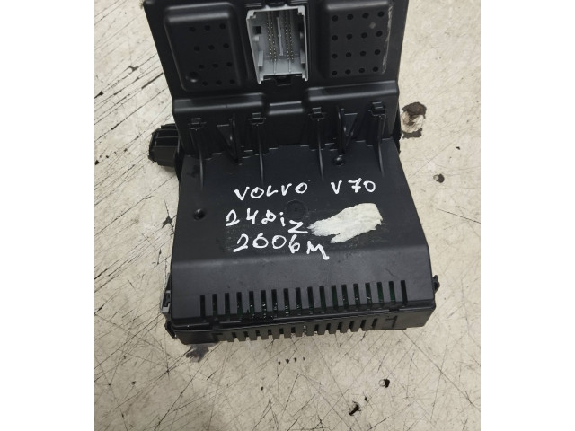 Блок предохранителей 30786475   Volvo V70    
