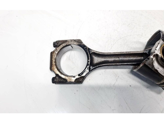  Поршень с шатуном    Audi A3 S3 8L  