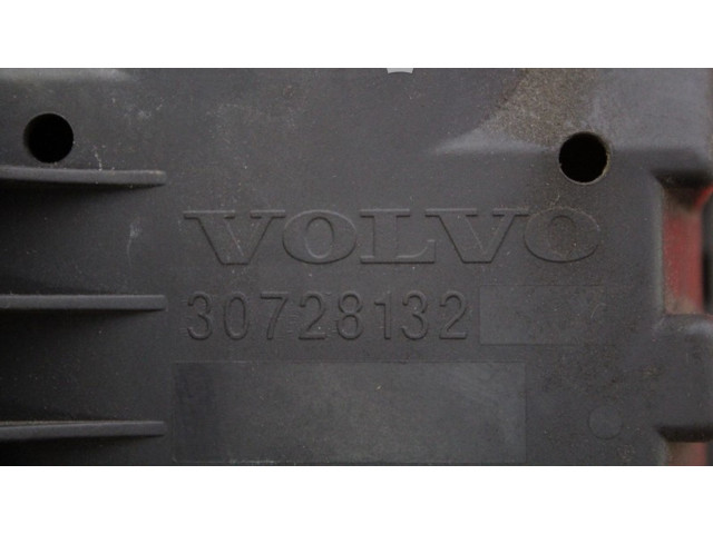 Блок предохранителей 30728132, 30728132 Volvo V70