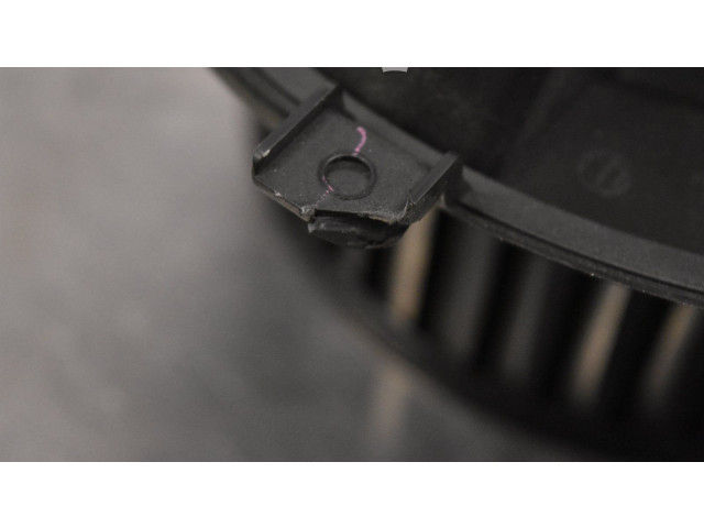 Вентилятор печки Skoda Yeti (5L)