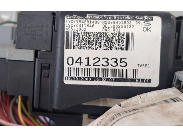 Блок предохранителей  9401802, 8645066   Volvo V70    