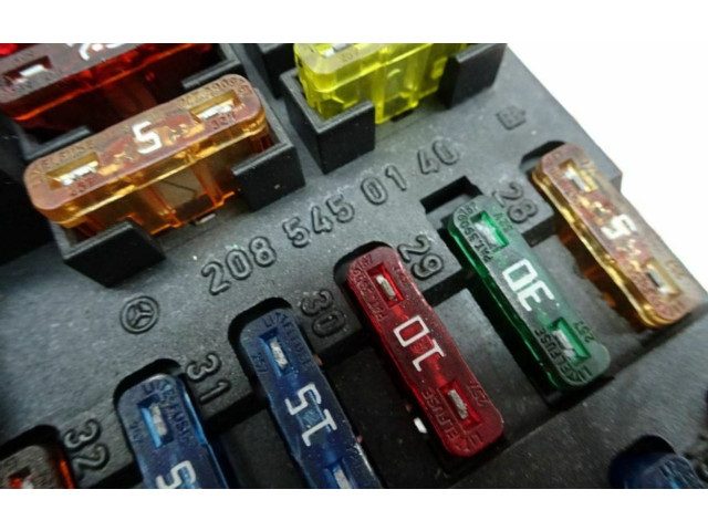 Pojistková skříňka 2085450140 Mercedes-Benz C W202 2000