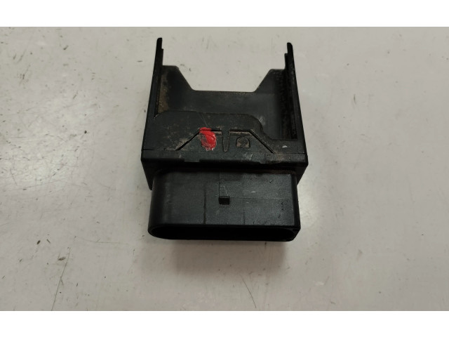 Блок предохранителей 5Q0906093   Audi A3 S3 8V   для двигателя DAD