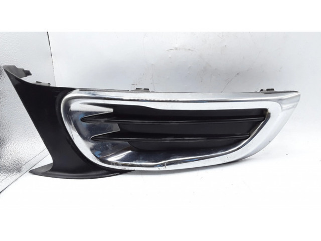 Нижняя решётка (из трех частей) Citroen C3 Picasso 99831L, 9682332477