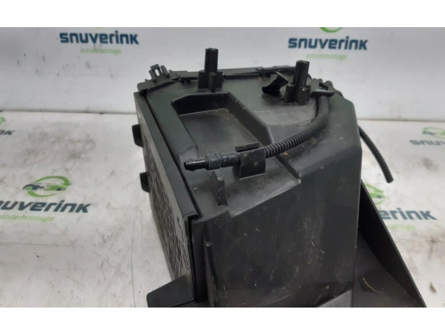 Блок предохранителей K68286175AA, K68282231AA Jeep Compass