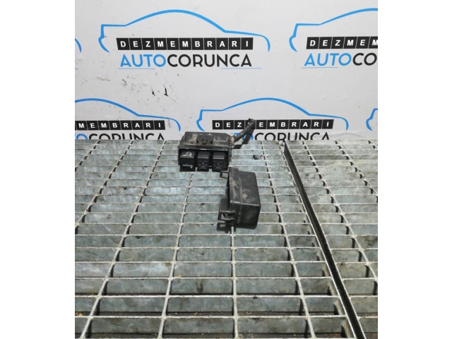 Блок предохранителей Citroen C-Crosser