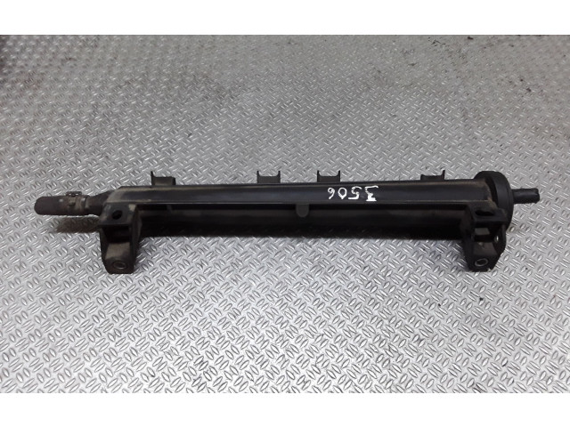 Топливная рампа 06A133317AC   Audi A3 S3 8P  