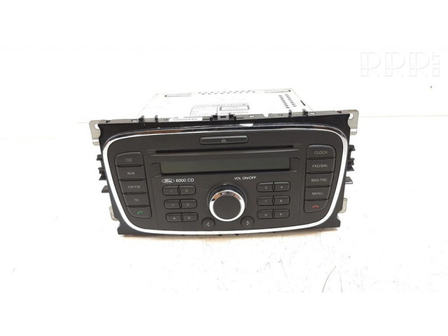 Радио/ проигрыватель CD/DVD / навигация