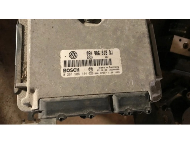 Блок управления двигателя 0261206144, 06A906018DJ Skoda Octavia Mk1 (1U)