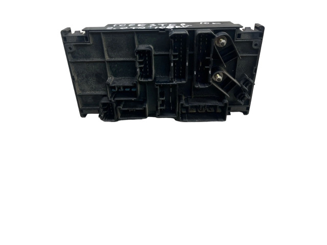 Блок предохранителей  MB100200B   Subaru Forester SH    