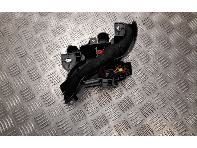 Блок предохранителей 0521504660, G8219 Jeep Compass