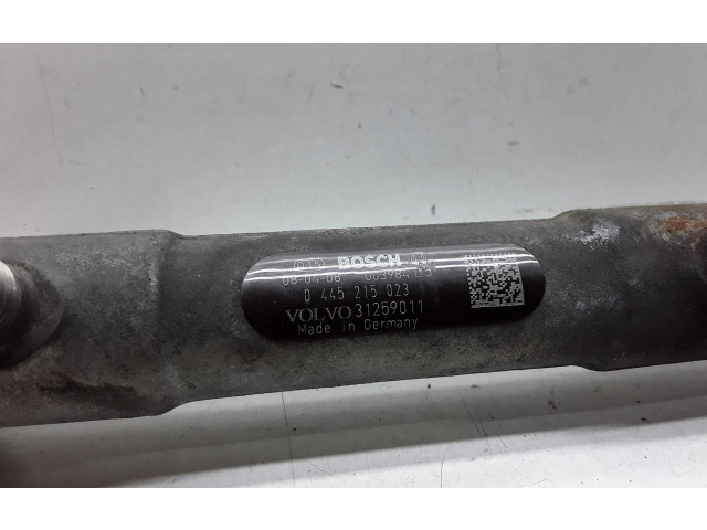 Топливная рампа 0445215023, 31259011   Volvo V70  