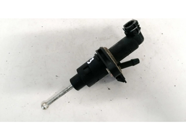 Главный цилиндр сцепления