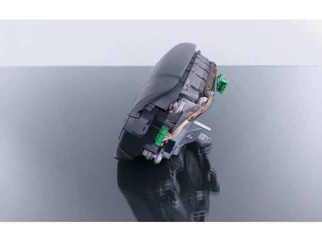 Подушка безопасности водителя 243540650507, 30642018   Volvo V70