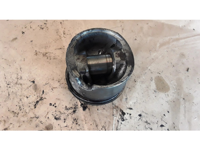 Píst Dodge Avenger pro naftový motor 2.0