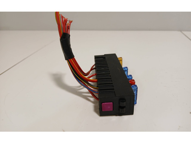 Блок предохранителей  4d0937501   Audi A6 S6 C6 4F    