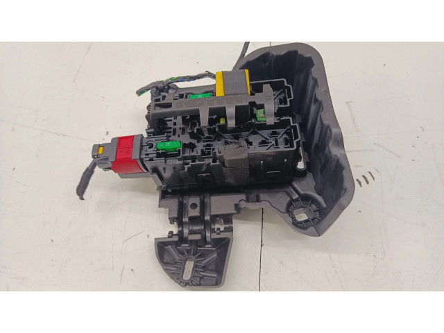 Блок предохранителей    Peugeot 2008 II    