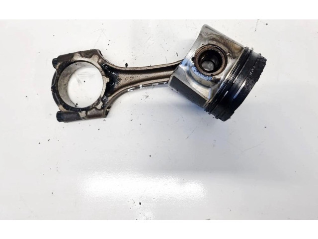 Píst Toyota Avensis T250