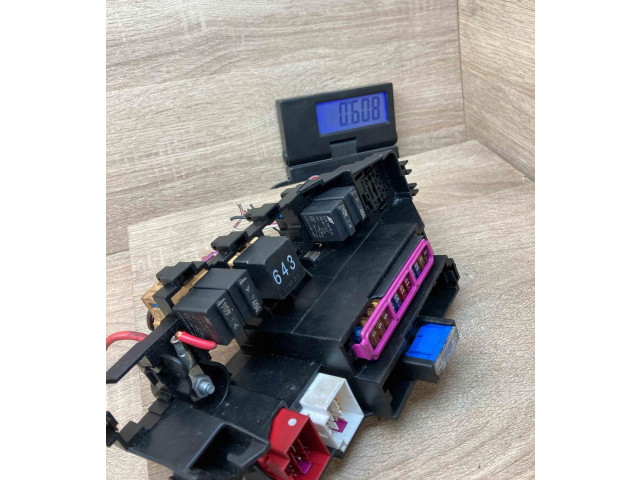 Блок предохранителей  8K2937503   Audi A5 8T 8F    