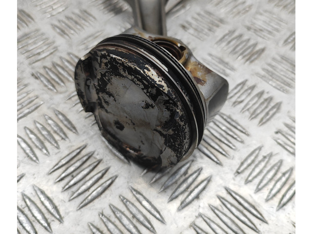 Píst 7933665, 9494399 BMW 2 F44 B38 A15 A