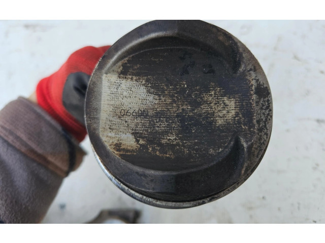 Поршень с шатуном 066DN Audi A6 C7