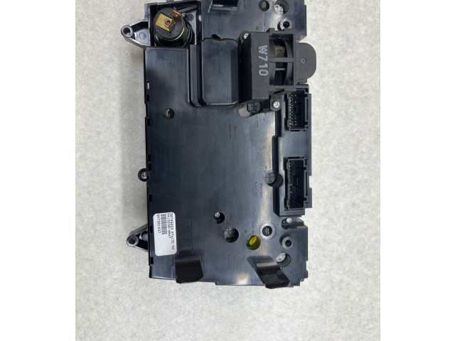 Блок управления климат-контролем 30746022, 07W15E02   Volvo XC70