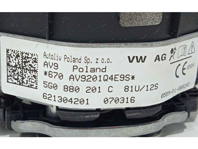 Подушка безопасности водителя 5G0880201C   Volkswagen PASSAT