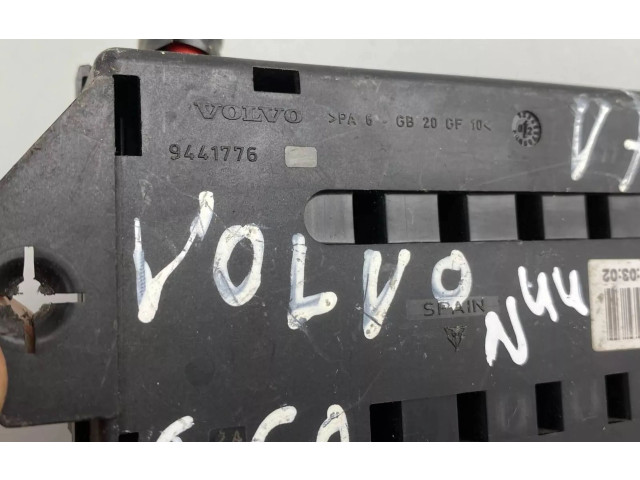 Блок предохранителей  9162323, 9441776   Volvo V70    