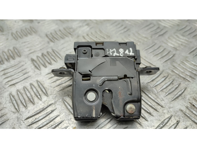 Замок задней крышки