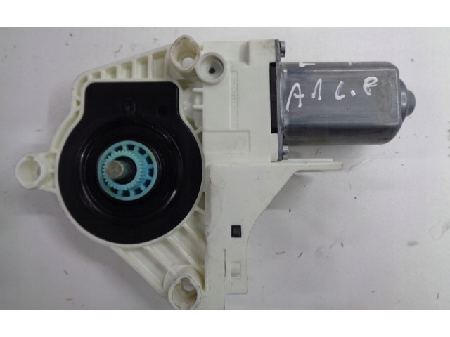 Передний двигатель механизма для подъема окон