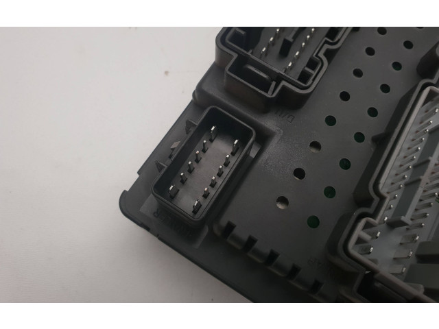 Блок предохранителей 8676391, 12217799   Volvo XC90    