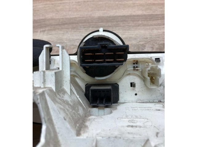 Блок управления климат-контролем MB947678, 9041704687 Mitsubishi Carisma