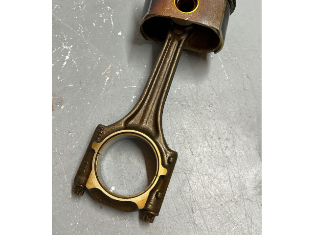  Поршень с шатуном  81P32  Audi A6 S6 C5 4B  