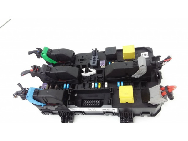 Pojistková skříňka 13220829 Opel Zafira B 2008