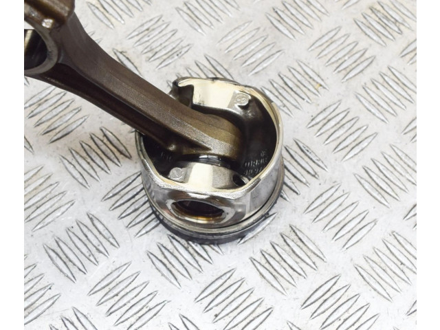 Píst 03G107065J, 038198401D Volkswagen PASSAT B6 pro naftový motor 2.0 BKP