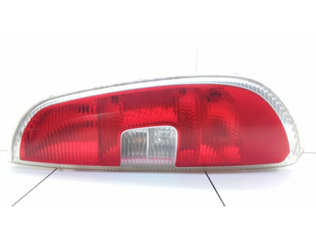 Задний фонарь правый сзади 5J7945096, 5I7945112    Skoda Praktik (5J8)   2006-2015 года
