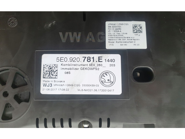 Панель приборов 5E0920781E Skoda Octavia Mk3 (5E)