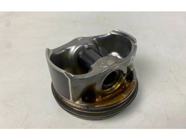  Поршень DNUE 06KBG, 82.435  Audi A3 S3 8V  