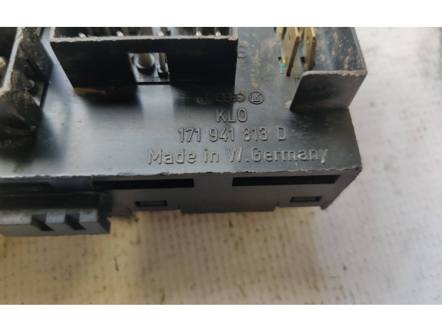 Pojistková skříňka 171941813D Volkswagen PASSAT B3 1991