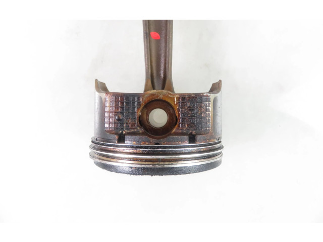 Поршень с шатуном    Peugeot 407